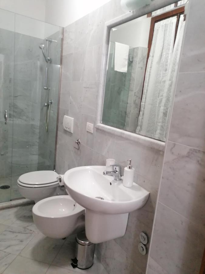Oberdan'S Paradise Lt ฟลอเรนซ์ ภายนอก รูปภาพ